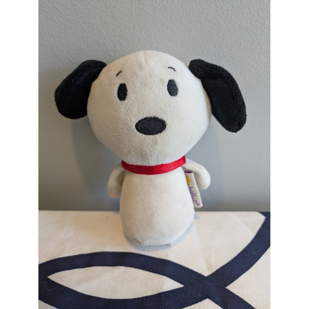 Hallmark Itty Bittys Snoopy Peanuts Plush Mini Stuffed Animal Dog White Red 4"